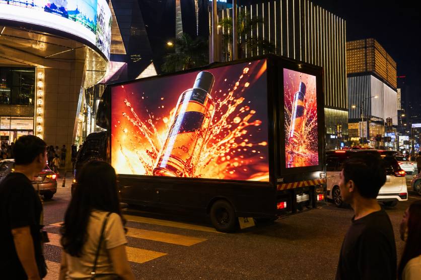 Why Simple Screen Content Works Better for LED Truck Campaigns in Malaysia