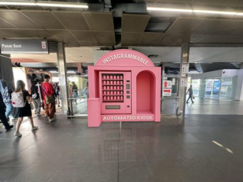 v2-edited-MRT-Pasar-Seni-Vending-Machine-